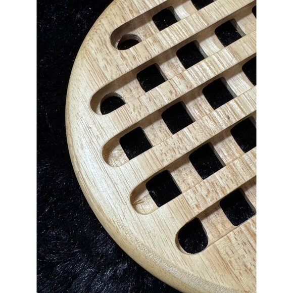 Round Wooden Lattice Trivet For Hot Pots & Pans - Picture 4 of 7